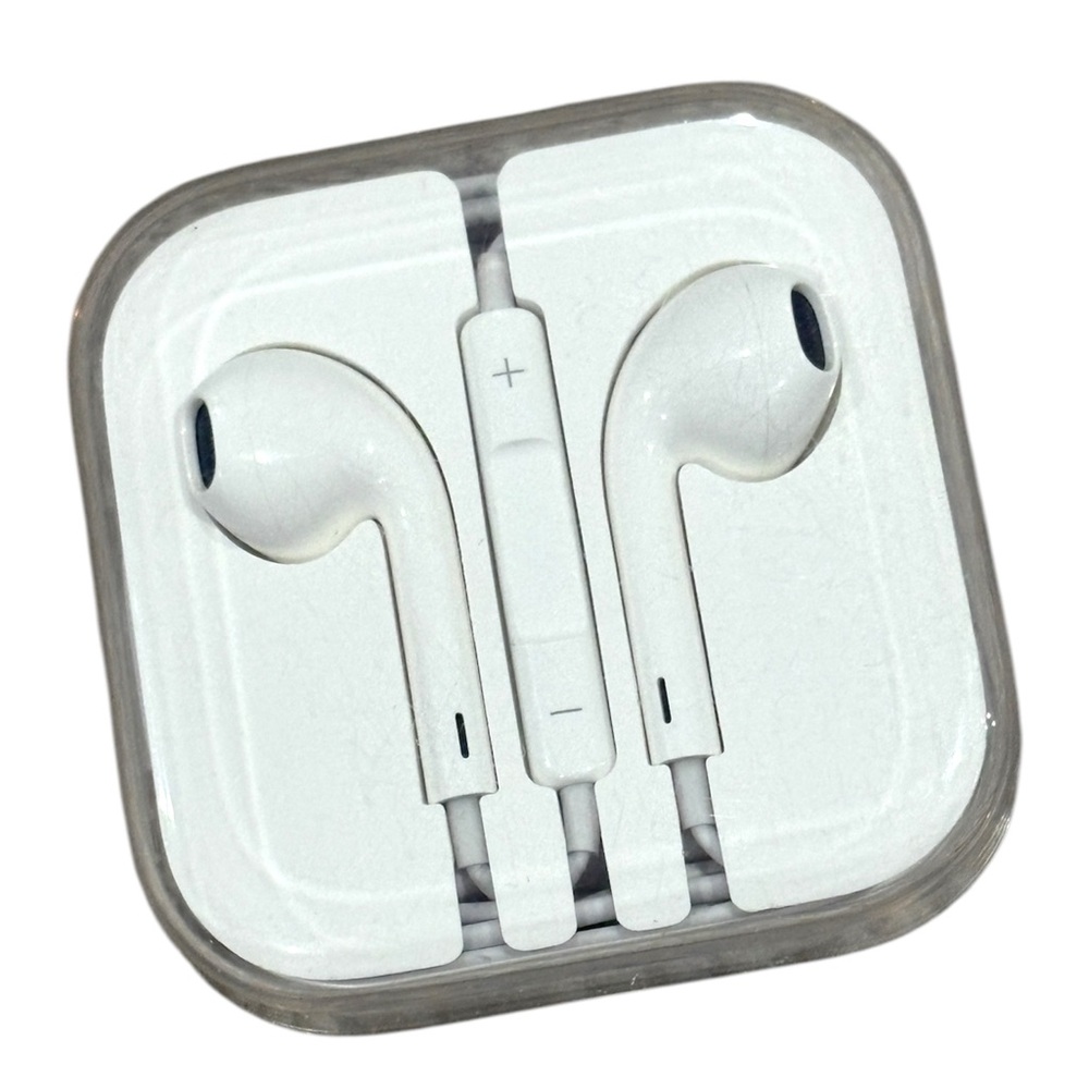 Apple Headphones EarPods Wired New in box
